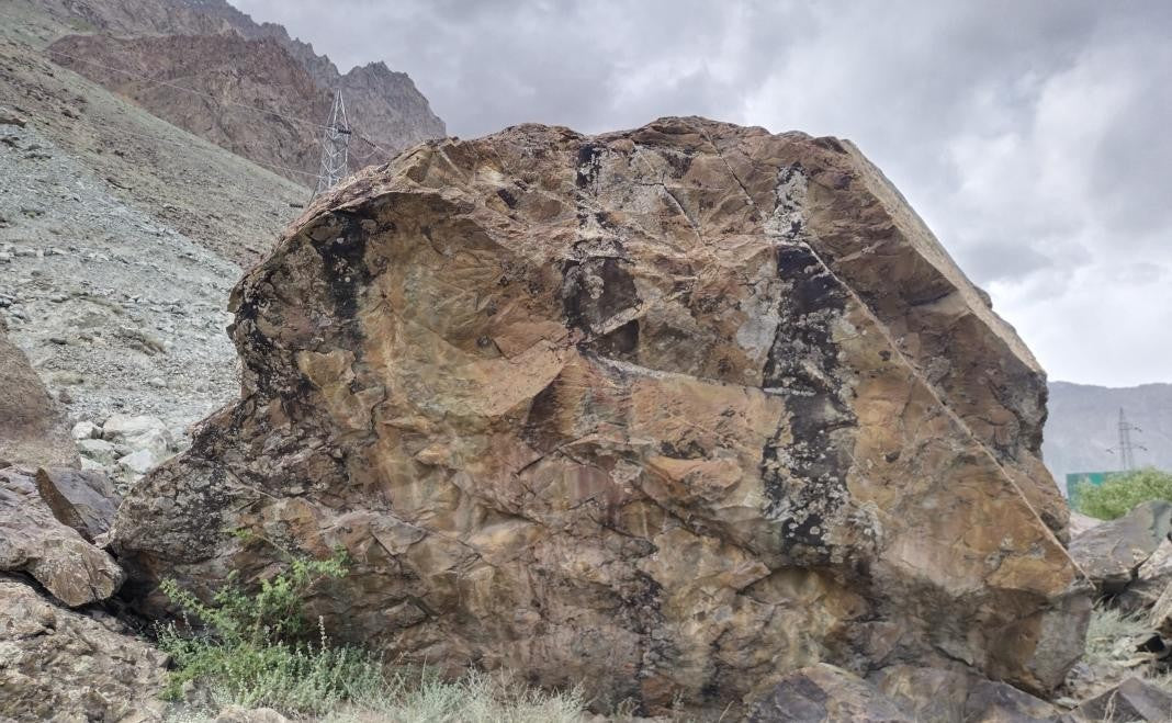 undefined Boulder  in Suru Valley — photograph from the original guidebook