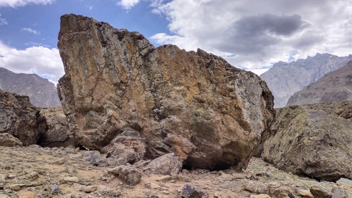 undefined Boulder  in Suru Valley — photograph from the original guidebook