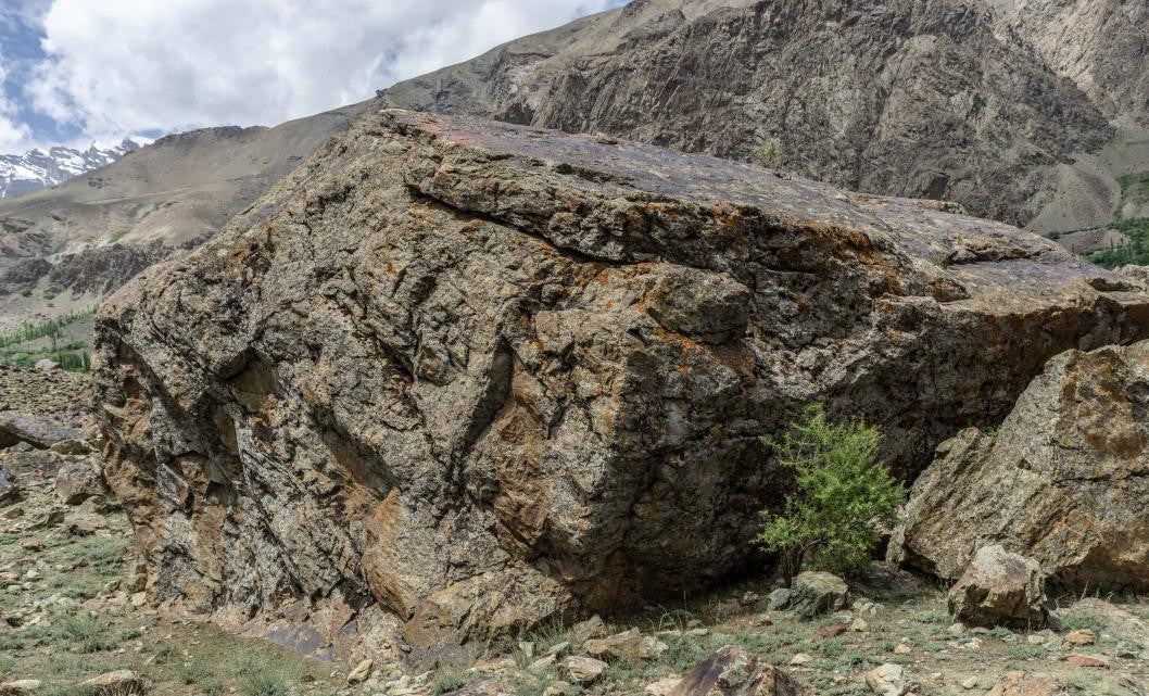 undefined Boulder  in Suru Valley — photograph from the original guidebook