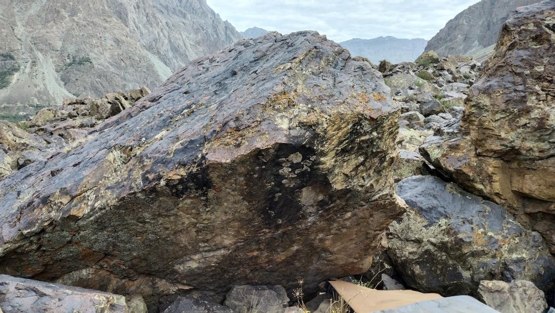 undefined Boulder  in Suru Valley — photograph from the original guidebook