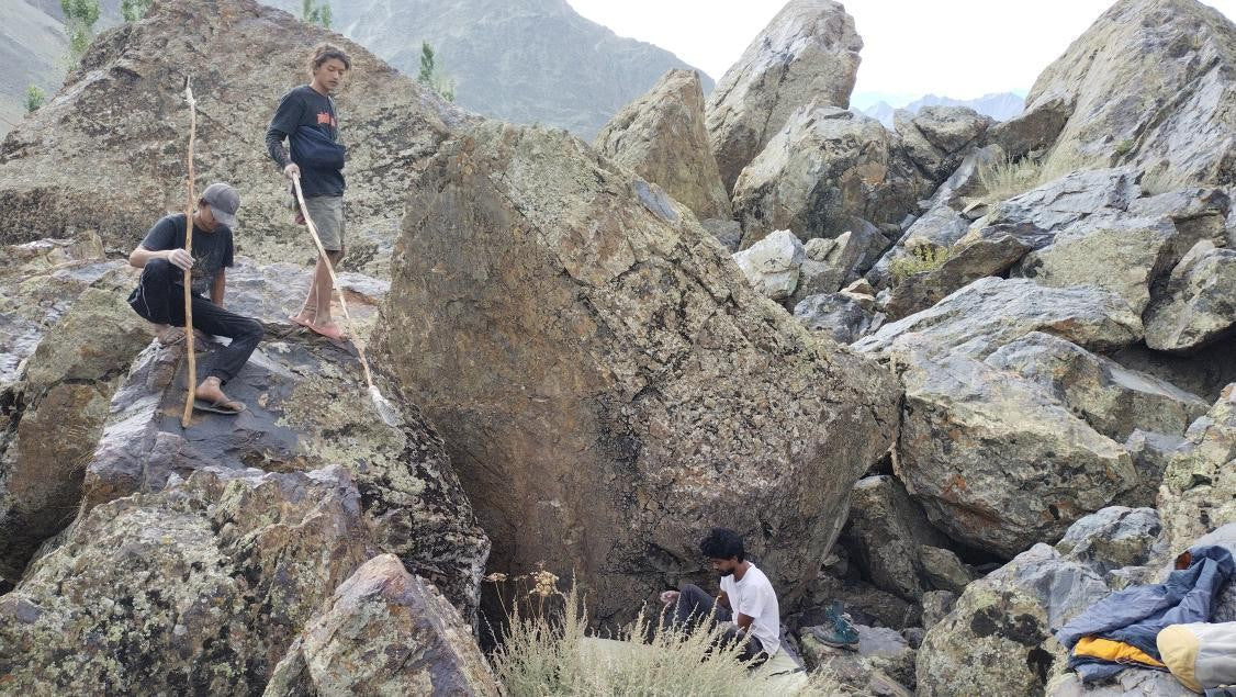 undefined Boulder  in Suru Valley — photograph from the original guidebook