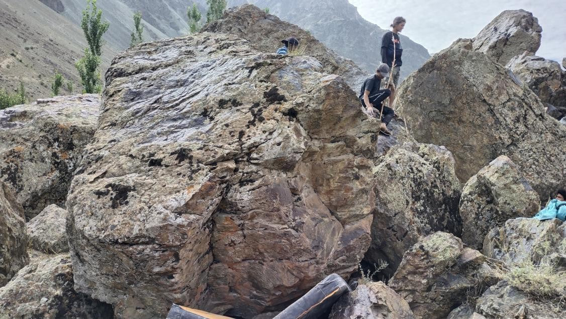 undefined Boulder  in Suru Valley — photograph from the original guidebook