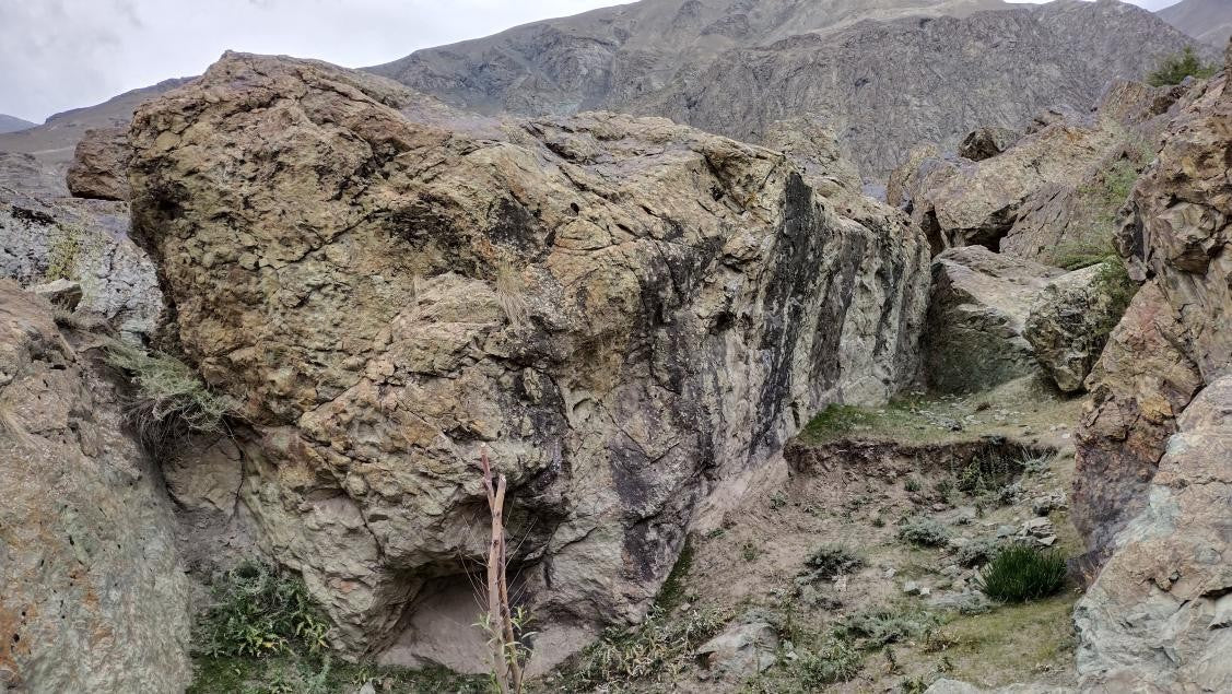 undefined Boulder  in Suru Valley — photograph from the original guidebook