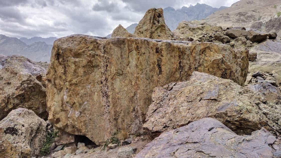 undefined Boulder  in Suru Valley — photograph from the original guidebook