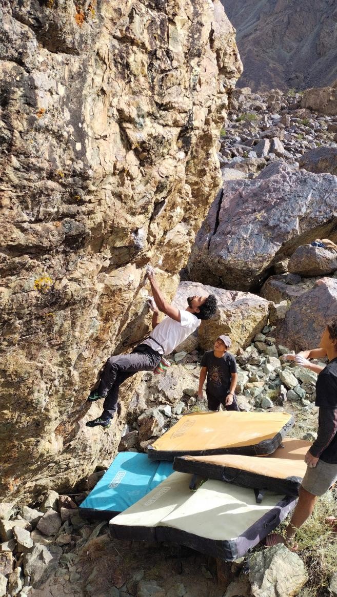 Paradise bouldering sector in Suru Valley — photograph from the original guidebook