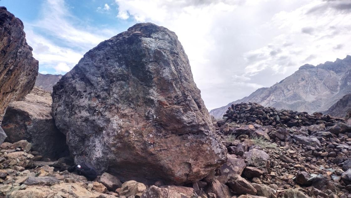 undefined Boulder  in Suru Valley — photograph from the original guidebook