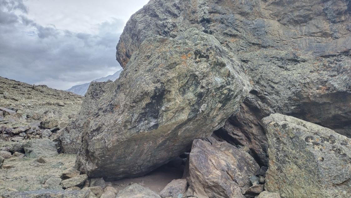 undefined Boulder  in Suru Valley — photograph from the original guidebook