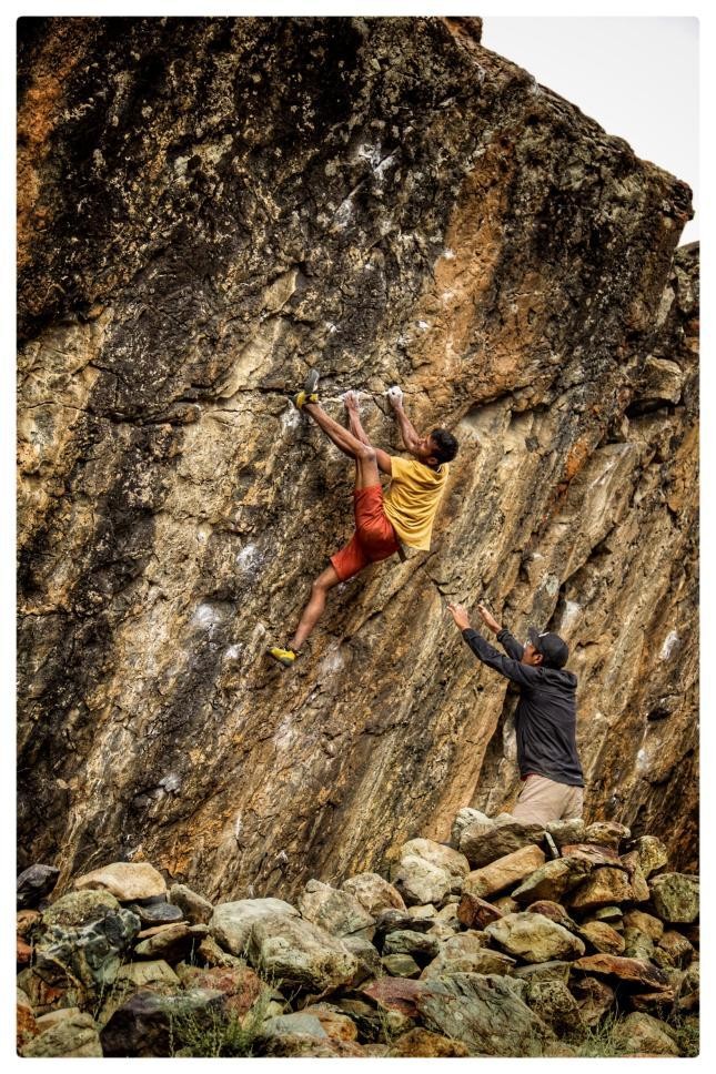 Quantum bouldering sector in Suru Valley — photograph from the original guidebook