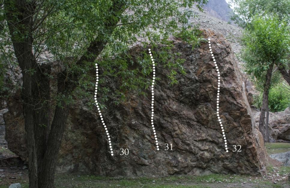 undefined Boulder  in Suru Valley — photograph from the original guidebook