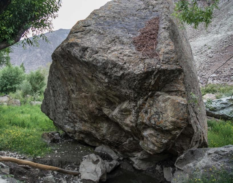 undefined Boulder  in Suru Valley — photograph from the original guidebook
